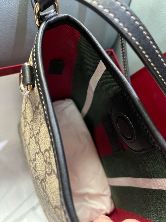 GUCCI GG Emblem 奈米水桶包-2
