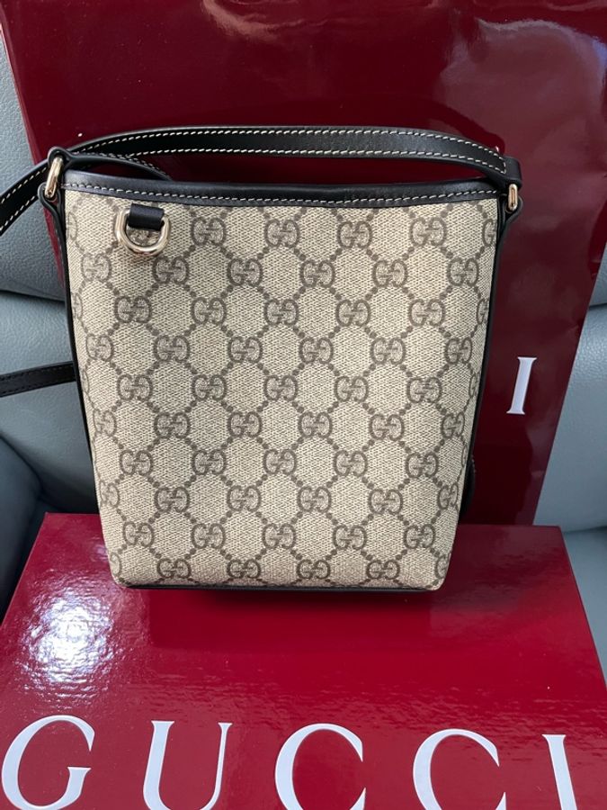 GUCCI GG Emblem 奈米水桶包-7