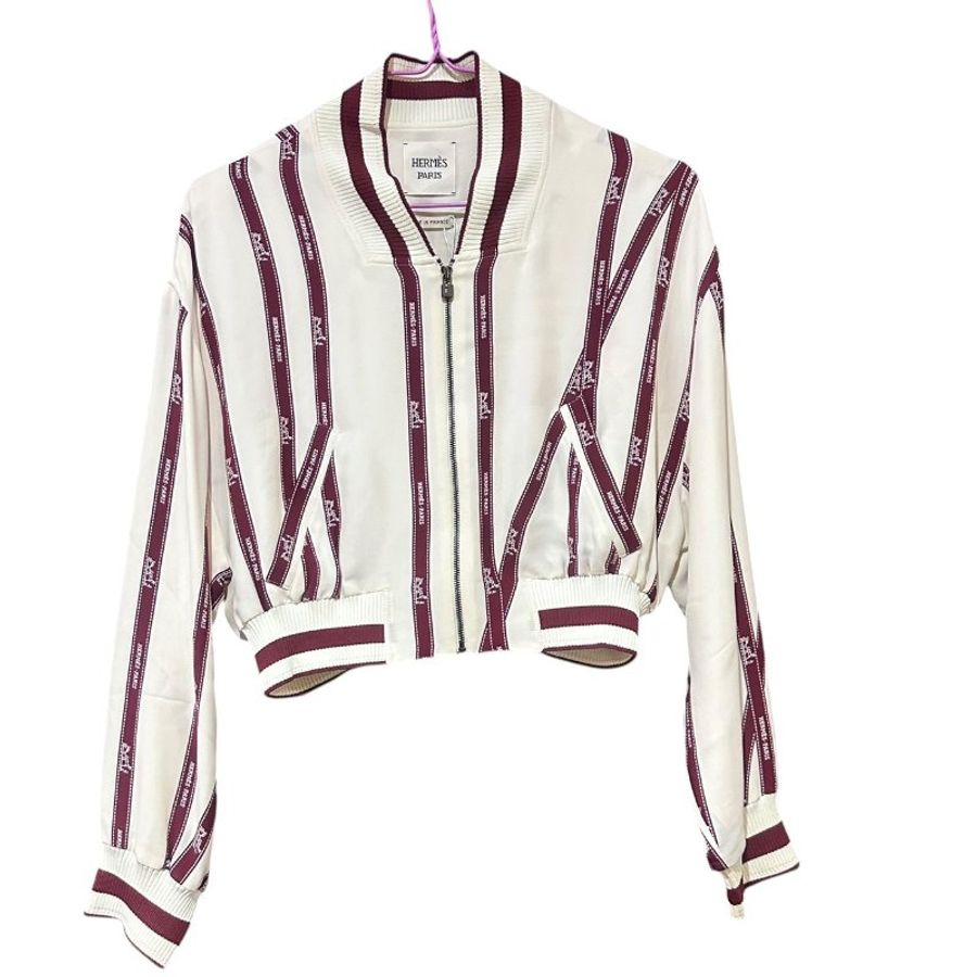 【美收精品】HERMÈS 100%絲稠經典短版拉鍊連帽落肩夾克外套+內搭長袖上衣與背心三件套 5-412 5-413 5-414【隔月月中將轉賣至日本 上架期限30天】-0