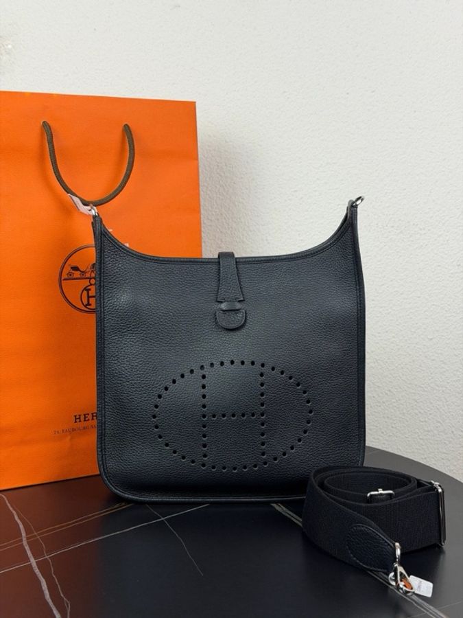 99新 HERMES愛馬仕 Evelyne伊芙琳29 銀扣 Clemence小牛皮 斜挎單肩包 29 黑色 B刻 男女同款-0
