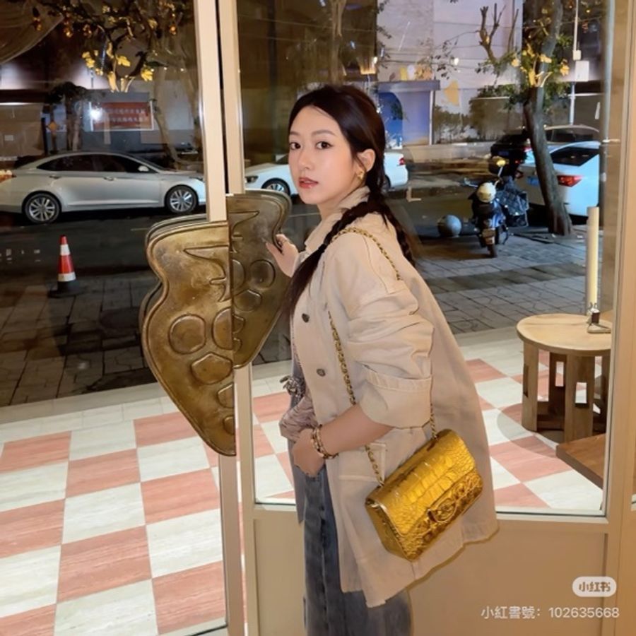 《仙闆名牌精品》Chanel 香奈兒 Metiers d'art 手工坊系列 埃及金 鱷魚紋 CF 25 口蓋包 斜背包 肩背包 手提包-5