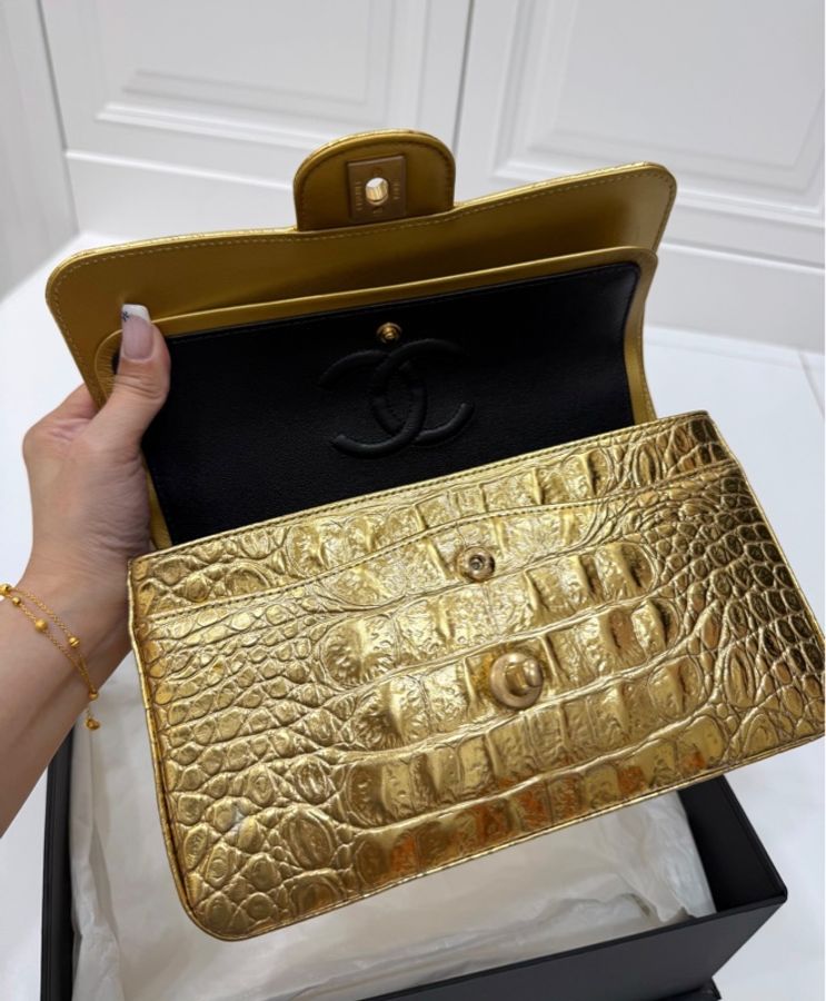 《仙闆名牌精品》Chanel 香奈兒 Metiers d'art 手工坊系列 埃及金 鱷魚紋 CF 25 口蓋包 斜背包 肩背包 手提包-17