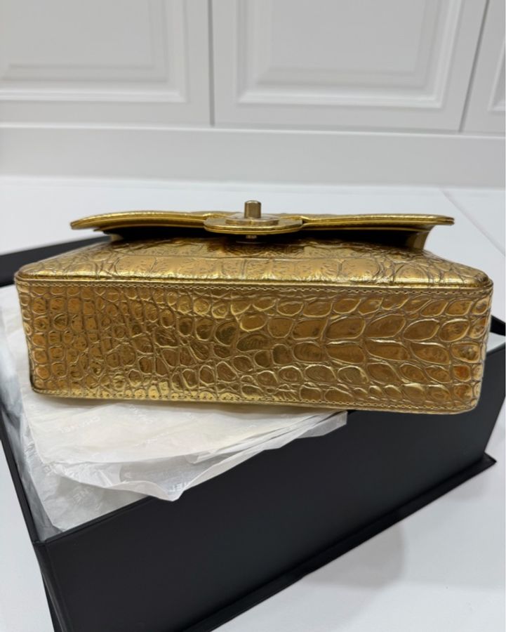 《仙闆名牌精品》Chanel 香奈兒 Metiers d'art 手工坊系列 埃及金 鱷魚紋 CF 25 口蓋包 斜背包 肩背包 手提包-28