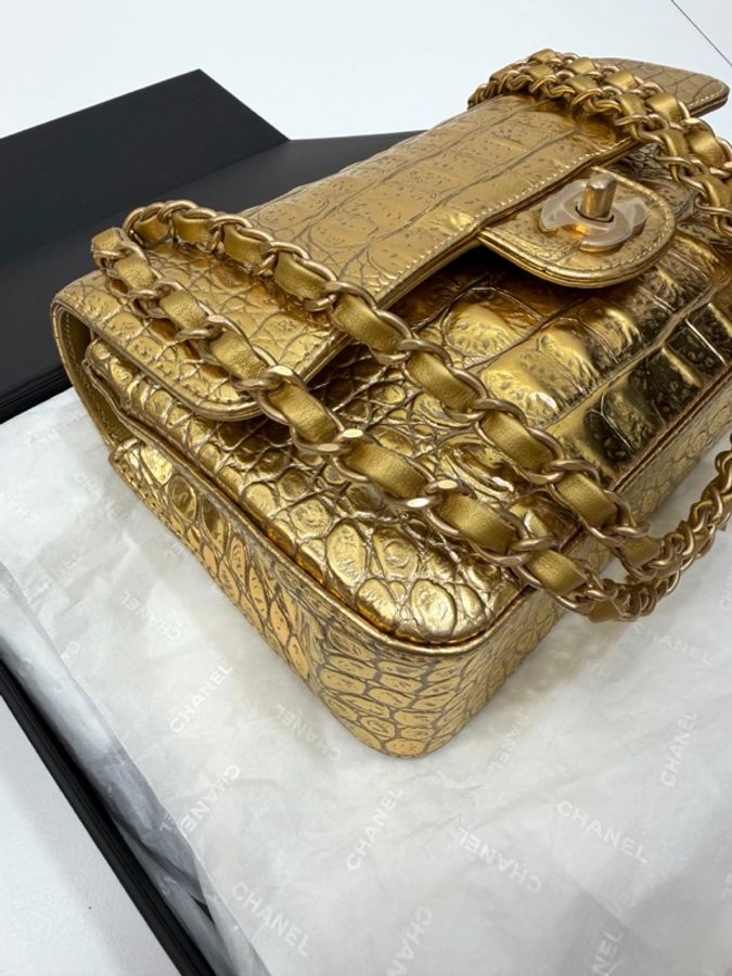《仙闆名牌精品》Chanel 香奈兒 Metiers d'art 手工坊系列 埃及金 鱷魚紋 CF 25 口蓋包 斜背包 肩背包 手提包-32