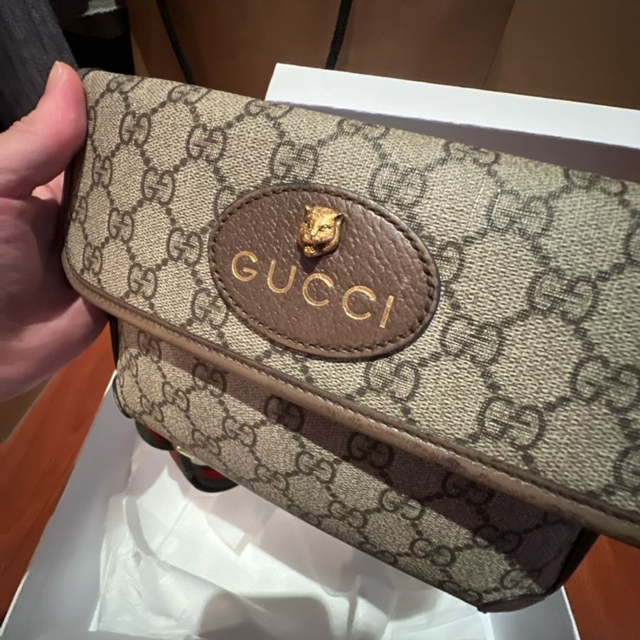 Gucci Neo Vintage GG Supreme 經典虎頭牛皮磁扣郵差包-2