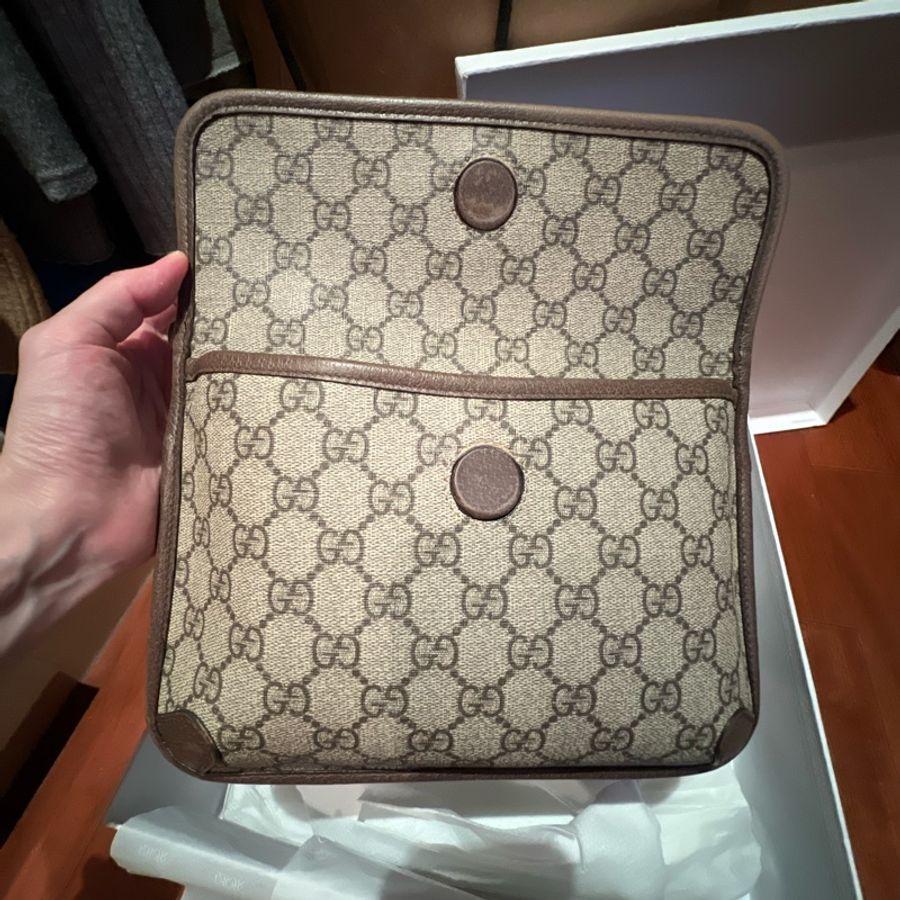 Gucci Neo Vintage GG Supreme 經典虎頭牛皮磁扣郵差包-5