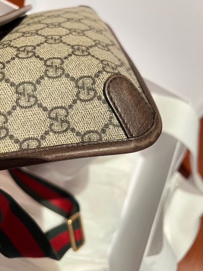 Gucci Neo Vintage GG Supreme 經典虎頭牛皮磁扣郵差包-10