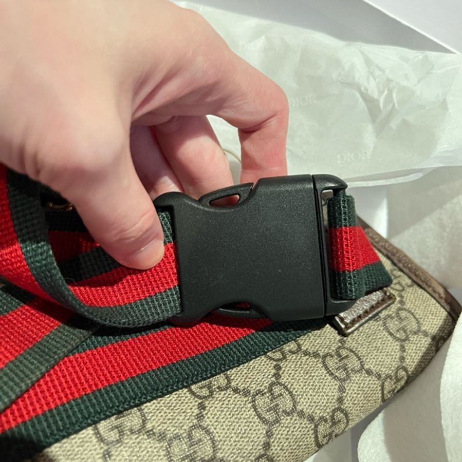 Gucci Neo Vintage GG Supreme 經典虎頭牛皮磁扣郵差包-16