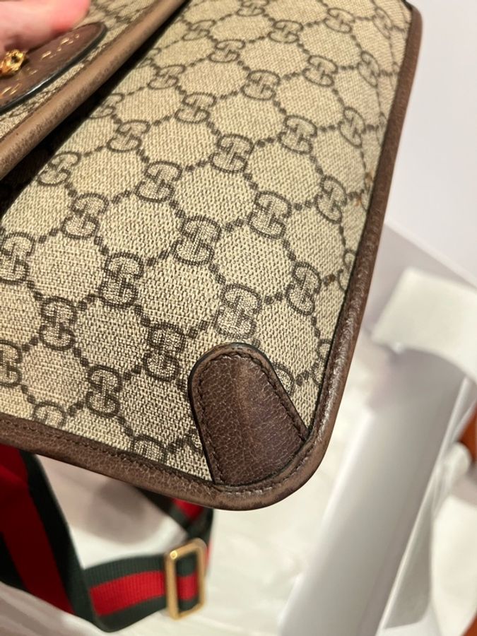 Gucci Neo Vintage GG Supreme 經典虎頭牛皮磁扣郵差包-22