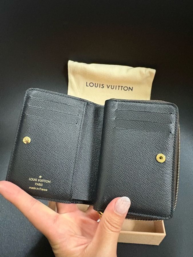 LOU經典老花棕色短夾-5