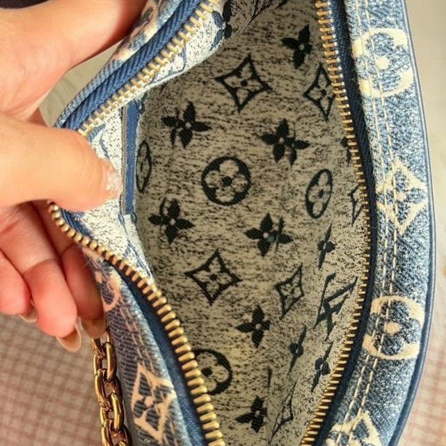 LV好好看的牛仔月亮包-5
