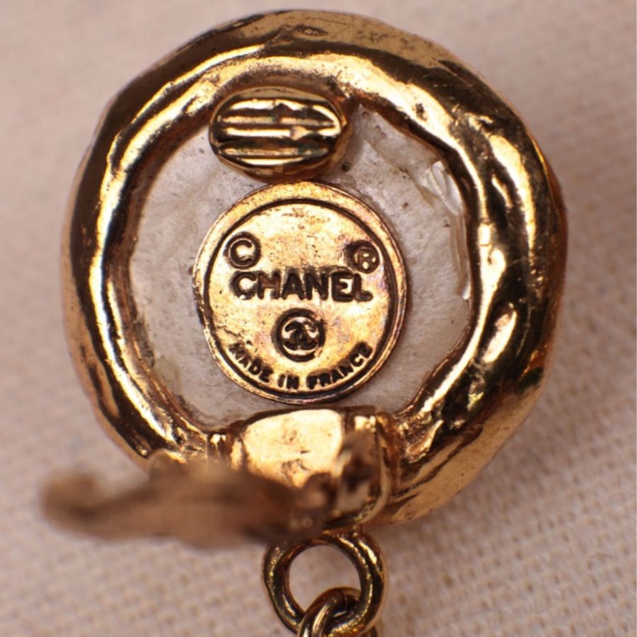 Chanel 红绿琉璃吊坠珍珠耳夹-10