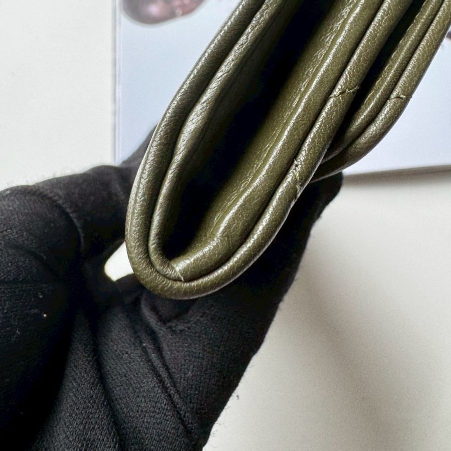 ❤️99閒置全新🧡Chanel 軍綠色銀釦19中夾-7
