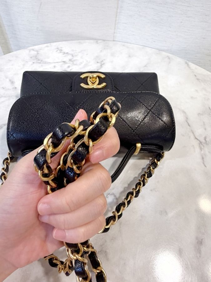 Chanel 黑牛皮大菱格紋金釦手提斜背包-14