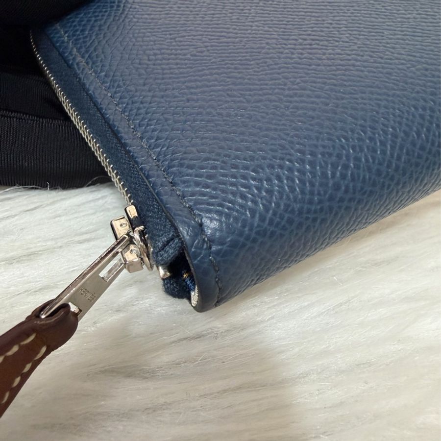 HERMES SILK IN NAVY 深海軍藍多彩 EPSOM絲巾短夾-5