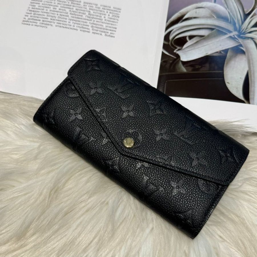 LV 黑壓紋信封長夾-0