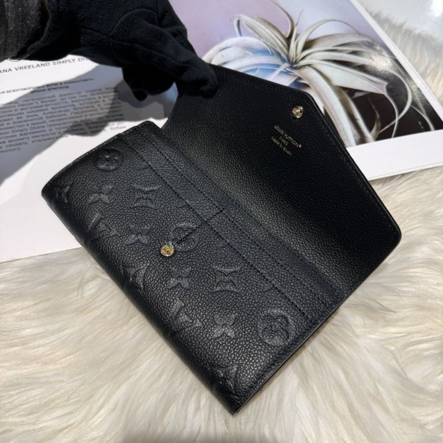 LV 黑壓紋信封長夾-2