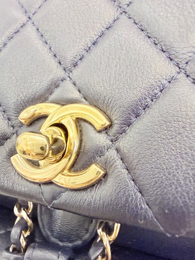 Chanel 深藍小牛皮duma mini後背包-23