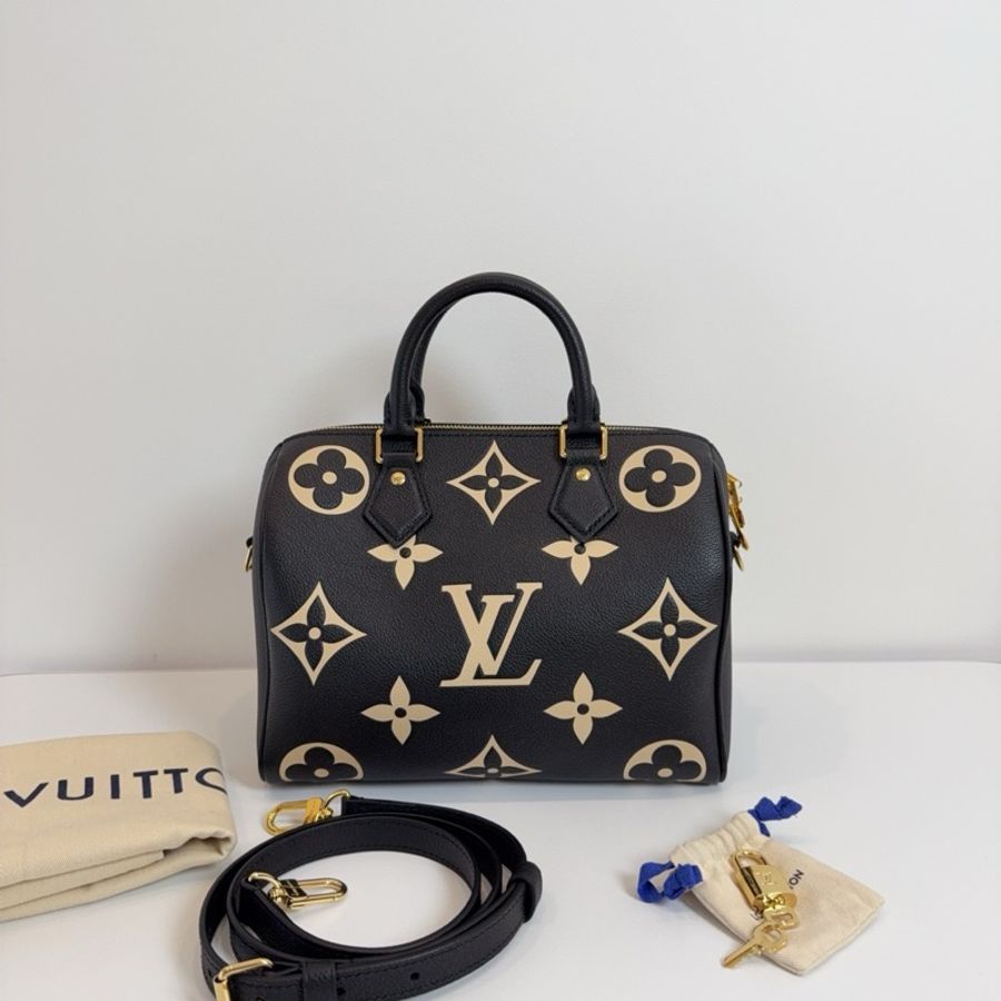 路易威登 Louis Vuitton Speedy Bandoulière 25黑色全皮款壓花speedy25 波士頓枕頭包手提包斜挎包 金扣-3