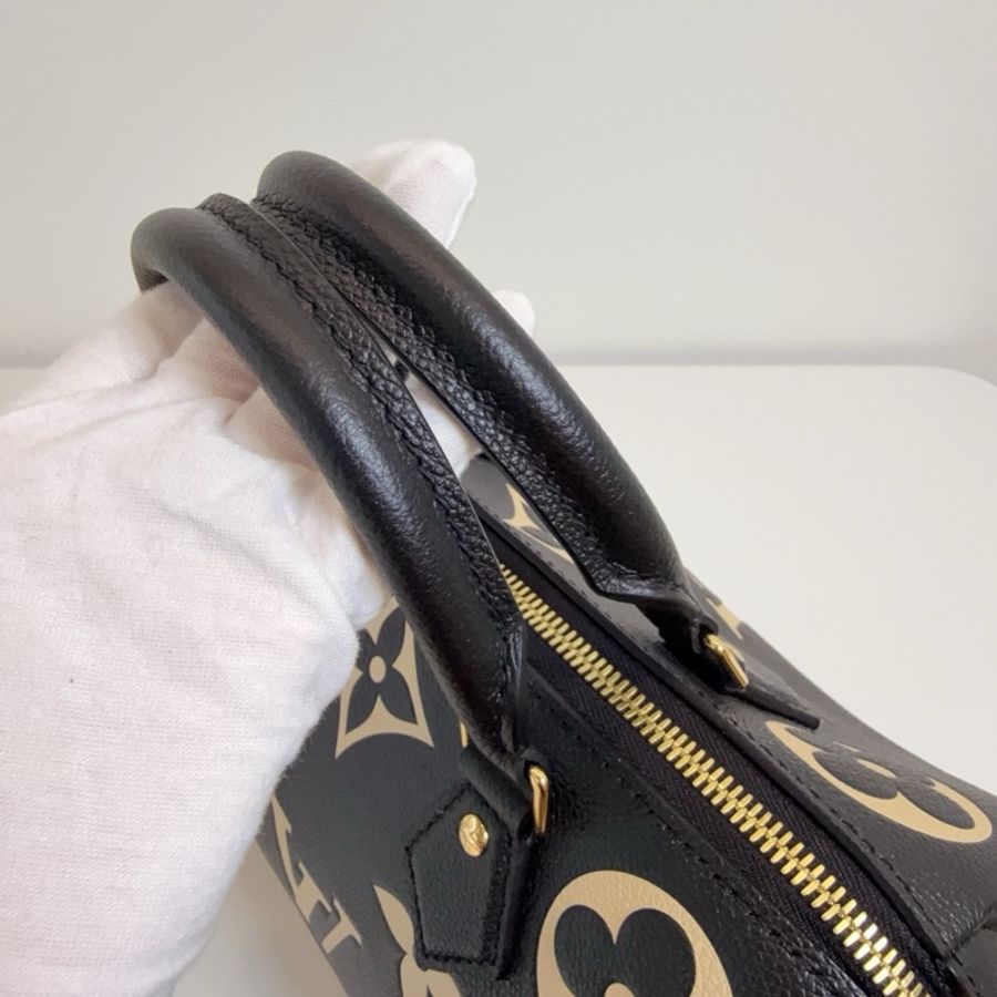 路易威登 Louis Vuitton Speedy Bandoulière 25黑色全皮款壓花speedy25 波士頓枕頭包手提包斜挎包 金扣-4