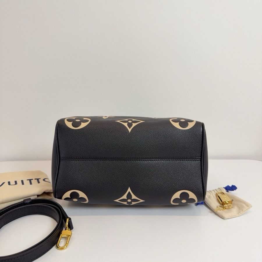 路易威登 Louis Vuitton Speedy Bandoulière 25黑色全皮款壓花speedy25 波士頓枕頭包手提包斜挎包 金扣-5
