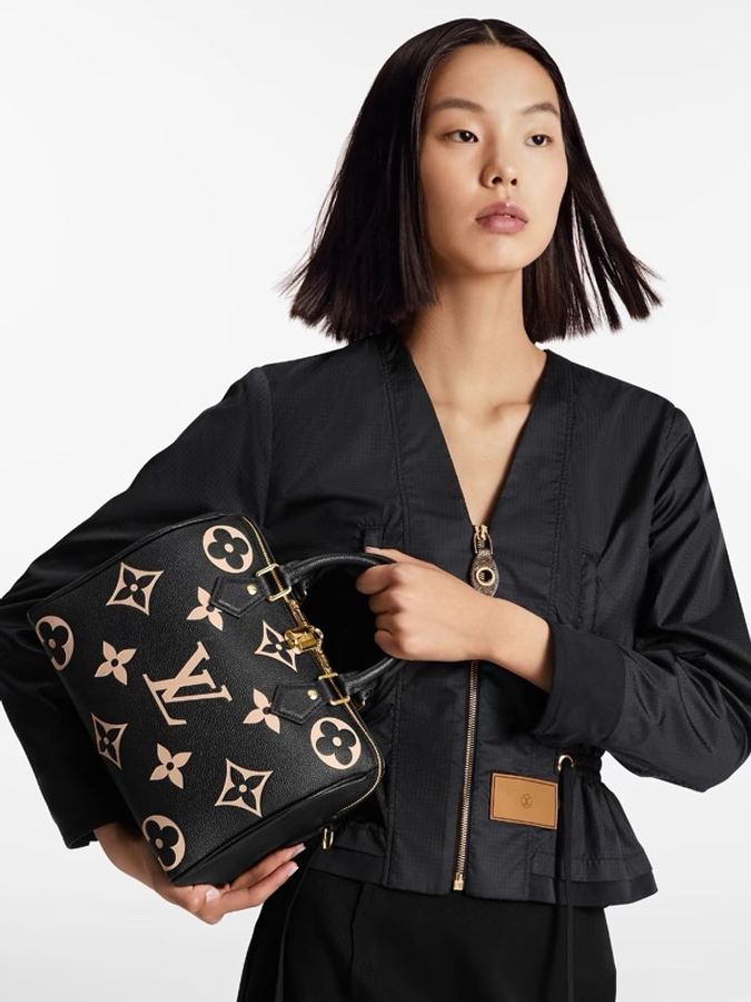 路易威登 Louis Vuitton Speedy Bandoulière 25黑色全皮款壓花speedy25 波士頓枕頭包手提包斜挎包 金扣-9