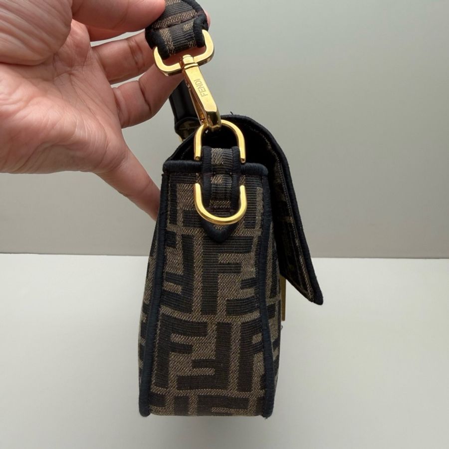 芬迪/Fendi FF老花中號法棍手提包單肩包斜挎包 金扣 FF老花圖案 附件:肩帶 -3