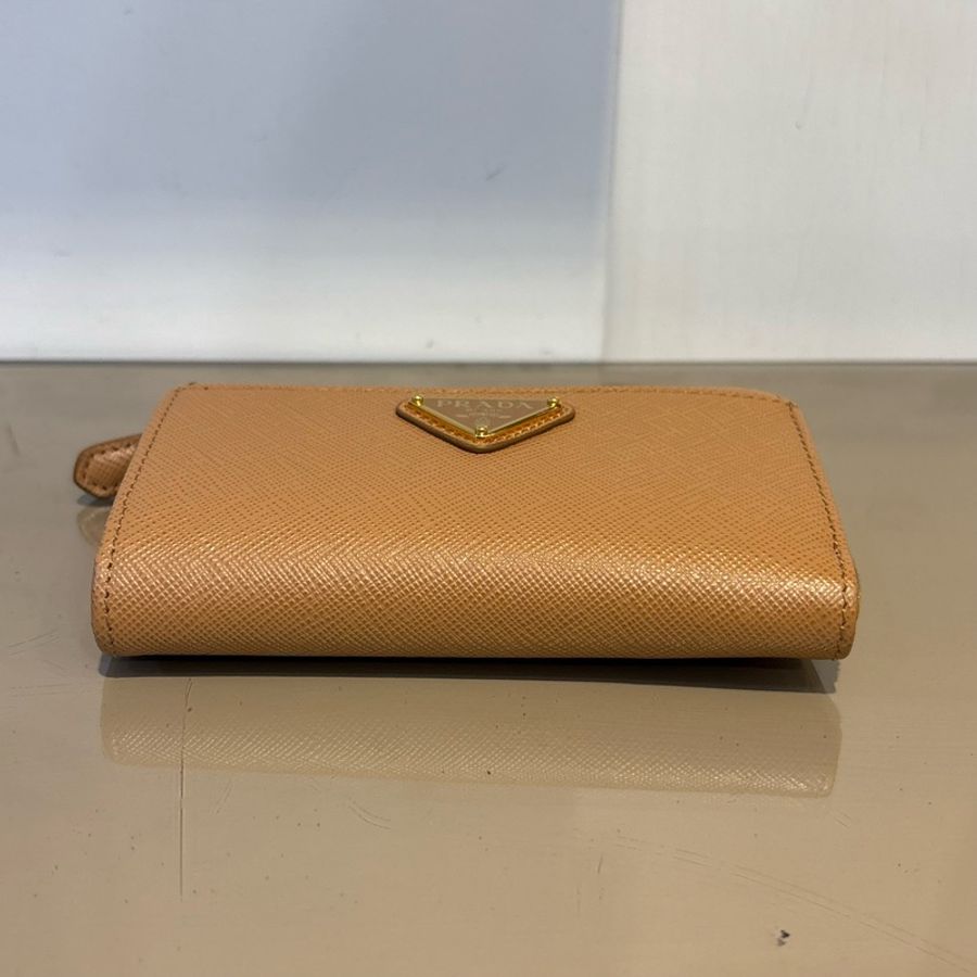 Prada 奶茶防刮牛皮零錢鑰匙包1PP122-4