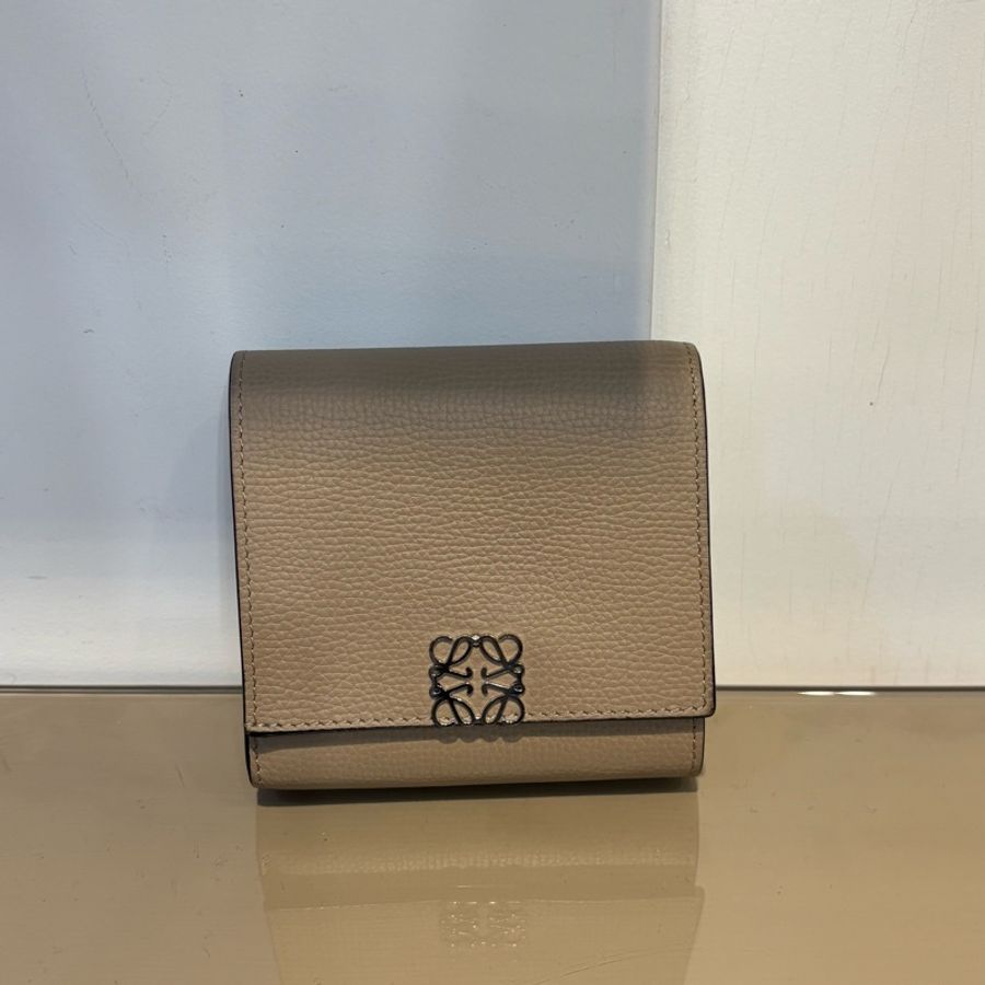 Loewe 灰褐色牛皮Anagram6卡短夾-0