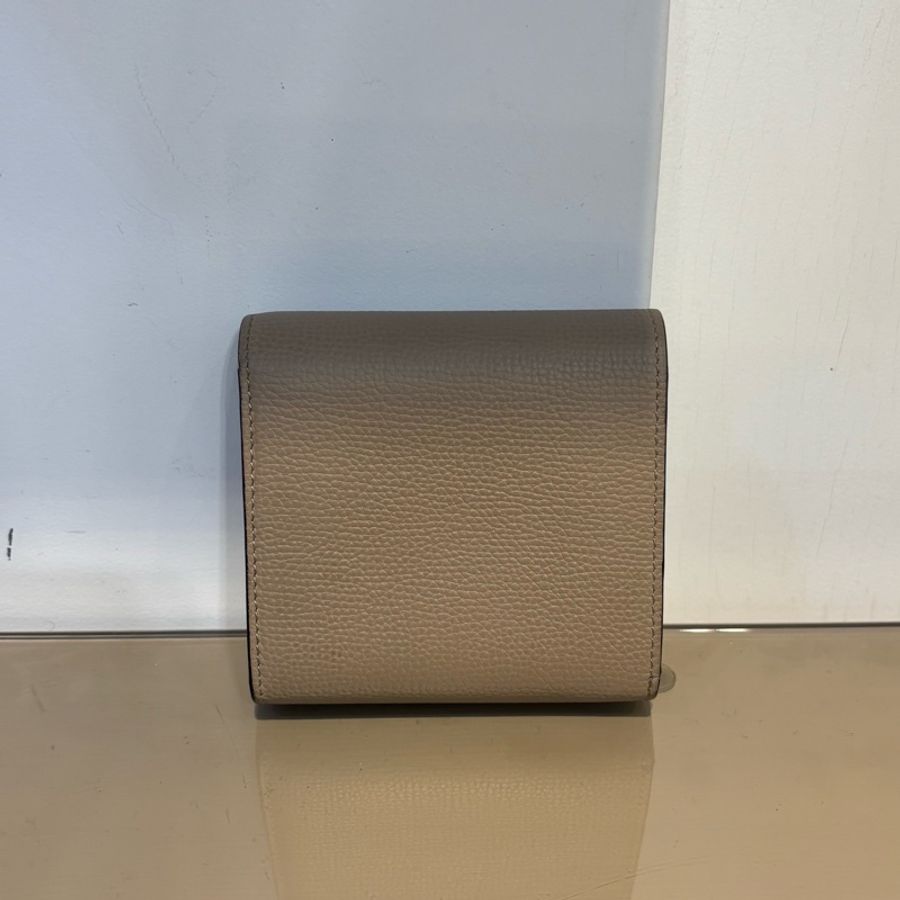 Loewe 灰褐色牛皮Anagram6卡短夾-1