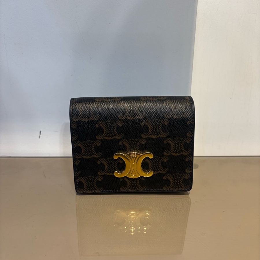 Celine Triomphe 2卡零錢卡包10M122DB7.04LU-0