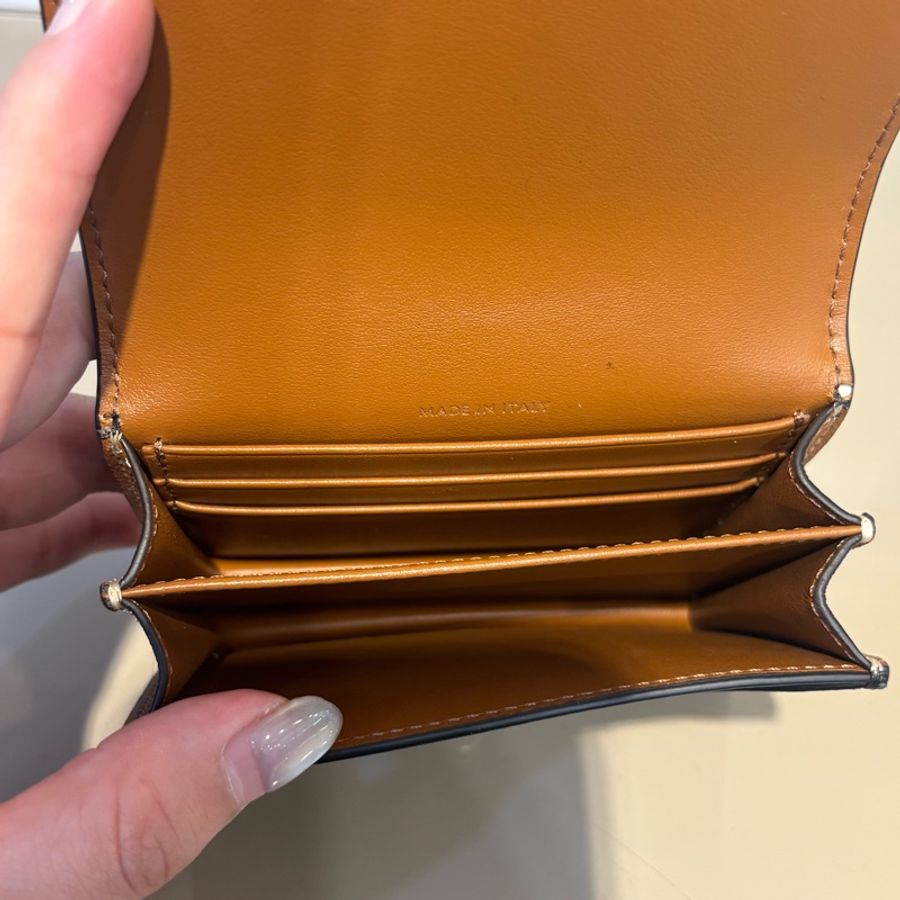 Celine Triomphe 2卡零錢卡包10M122DB7.04LU-5