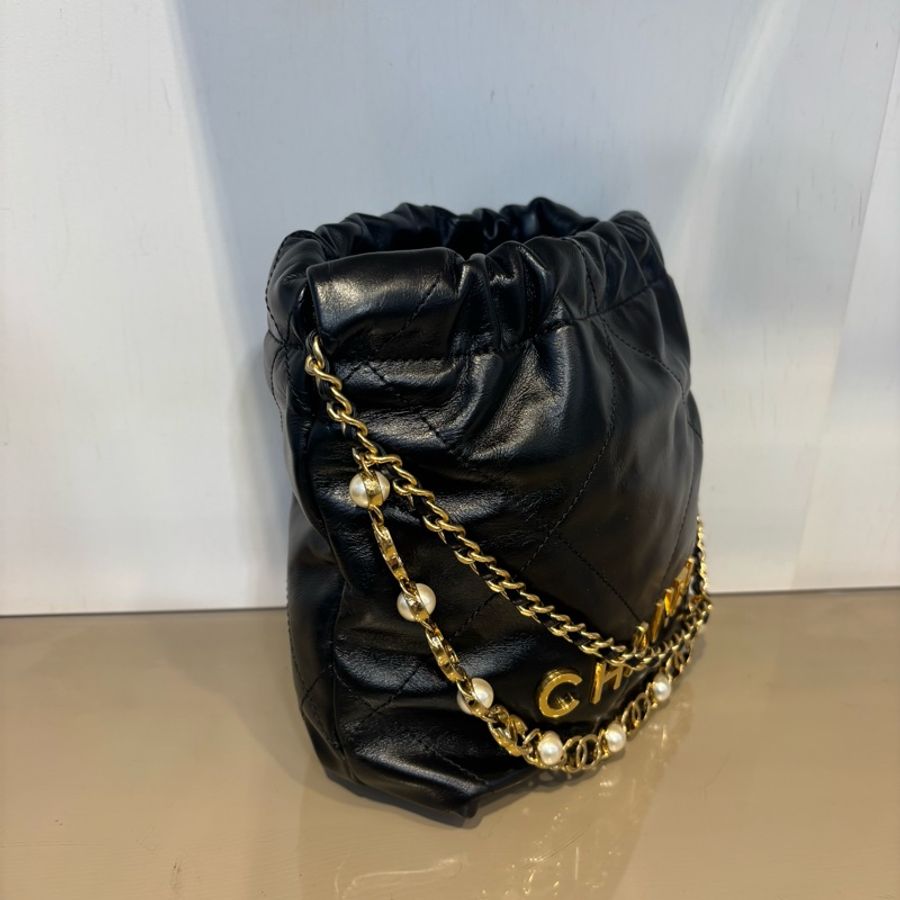 Chanel 黑牛皮Mini22珍珠鏈手提肩斜背包AS3980-2