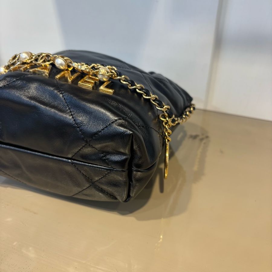 Chanel 黑牛皮Mini22珍珠鏈手提肩斜背包AS3980-6