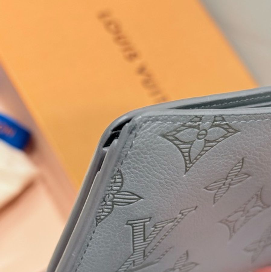 lv louis vuitton 男 灰 印花短夾 使用1年 型號M81383-15