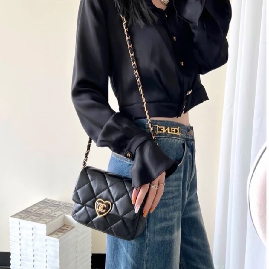全新全配🖤✨#香奈兒 #黑金愛心 #cf20 mini #晶片款-1