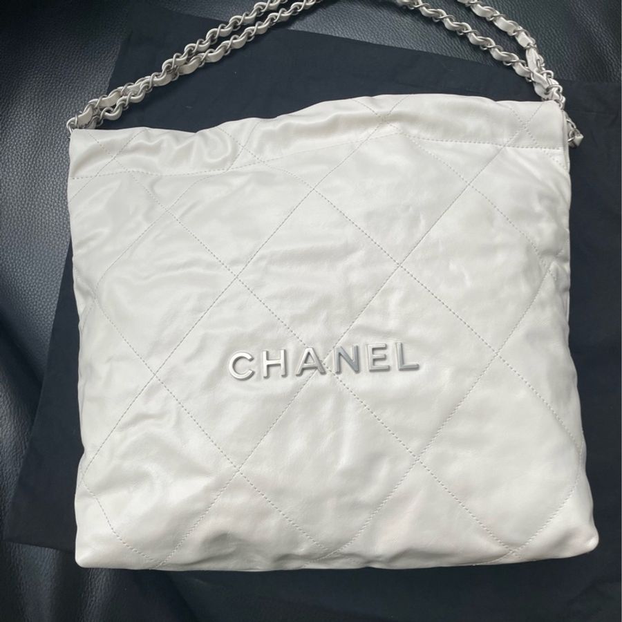 全新全配🤍#香奈兒 #白銀22bag #小號-3