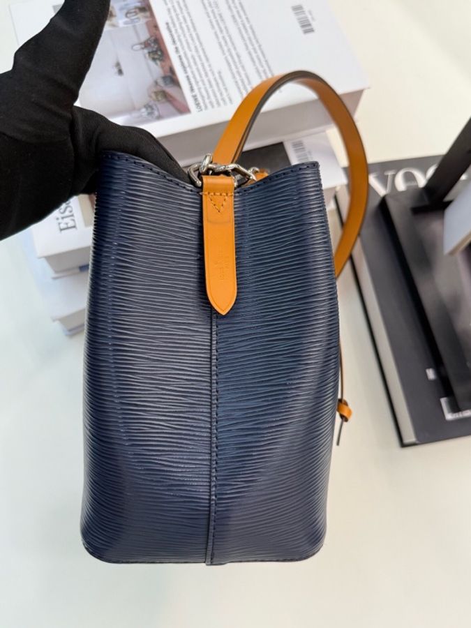 Louis Vuitton 路易威登Neoneo bb 純芯片 藍色水波紋牛皮水桶包 尺寸20-3