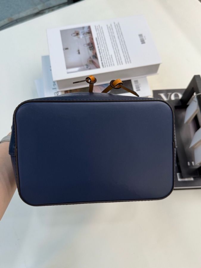Louis Vuitton 路易威登Neoneo bb 純芯片 藍色水波紋牛皮水桶包 尺寸20-4