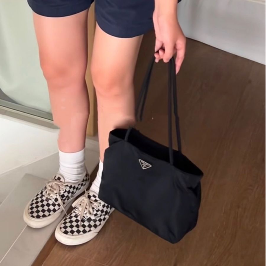 Prada 經典黑色尼龍托特包 Nylon tote bag 單肩包 手提包-0