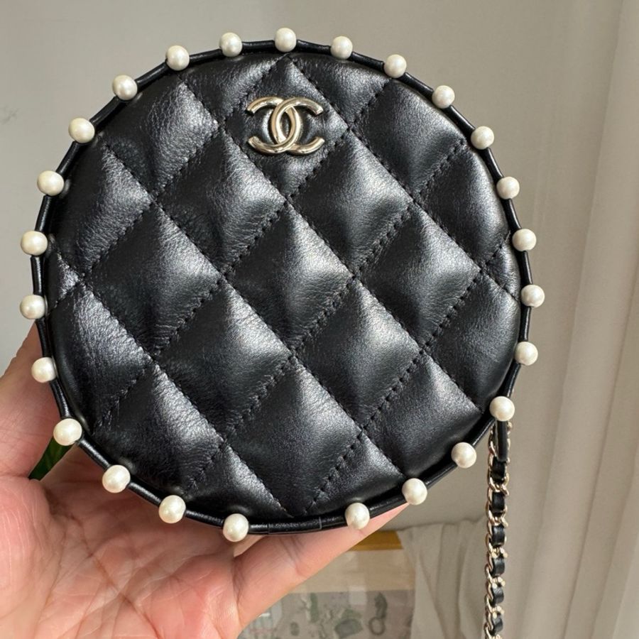 Chanel香奈兒 新款珍珠邊mini小圓餅 黑色牛皮 單肩斜挎包 29開 帶盒卡-7