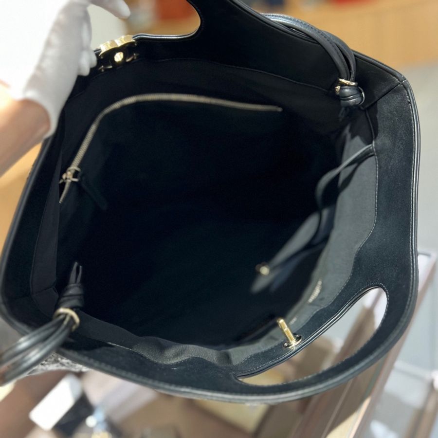 香奈儿Chanel黑金油蜡皮31bag单肩包-6