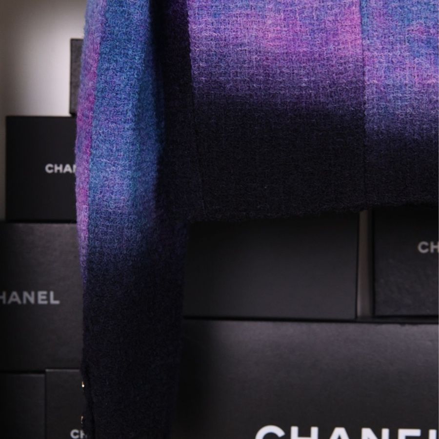 Chanel20A早秋手工坊巴黎天际线紫色晕染双排扣crop短外套-28