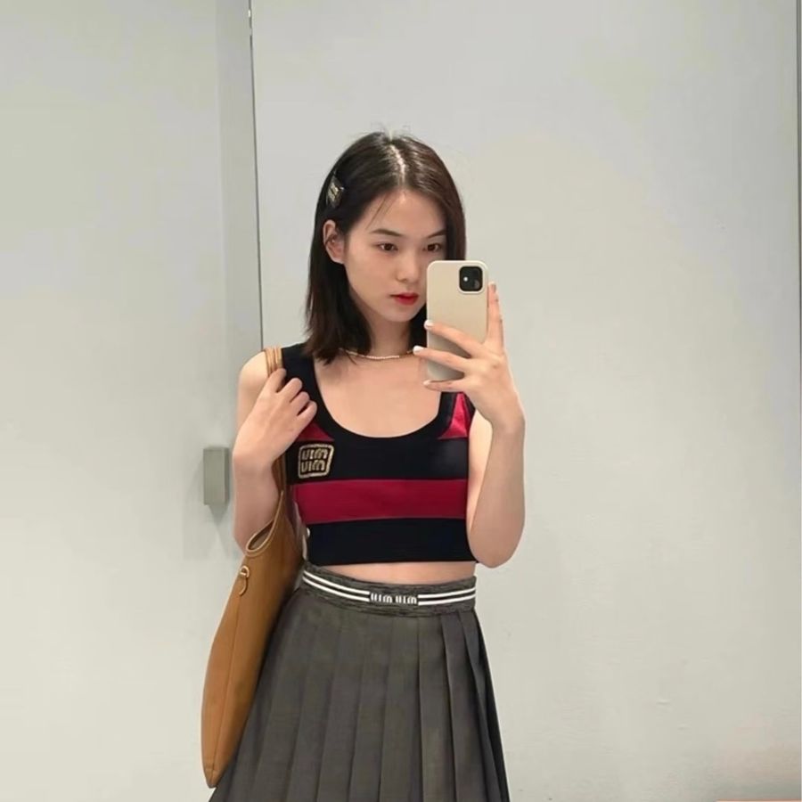 Miu Miu 紅黑橫紋針織短款背心-1
