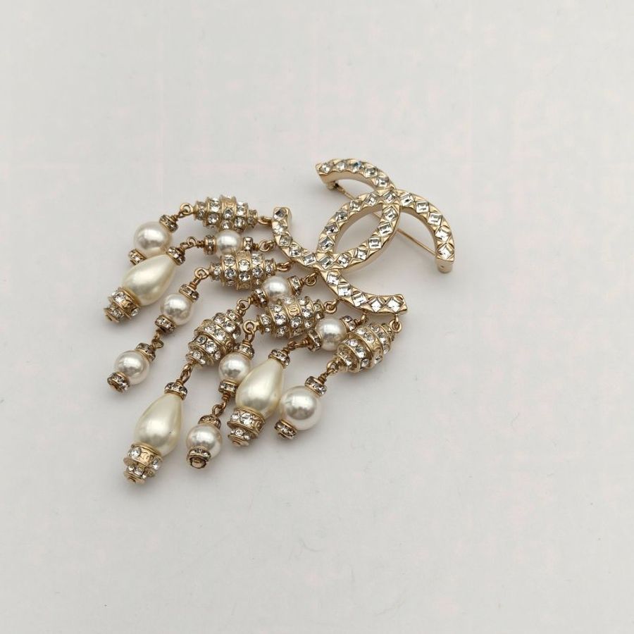 CHANEL 合金20A萊茵石珍珠流蘇胸針-1