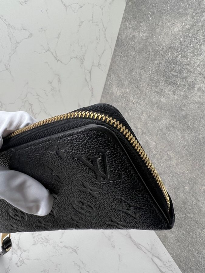 香緹國際精品 1073 LV 黑壓紋長夾-1