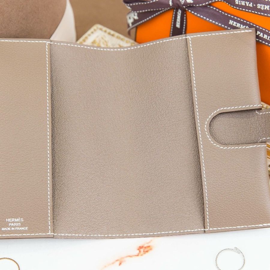 全新6月購💯 愛馬仕 Hermès R.M.S Passport Holder 18 Etoupe Evercolor 大象灰銀釦護照夾-2