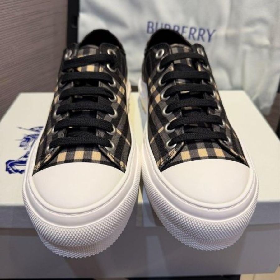 💎Han's house精品服飾💎 burberry 格紋 立體字 帆布鞋 義大利製 原價22900-4