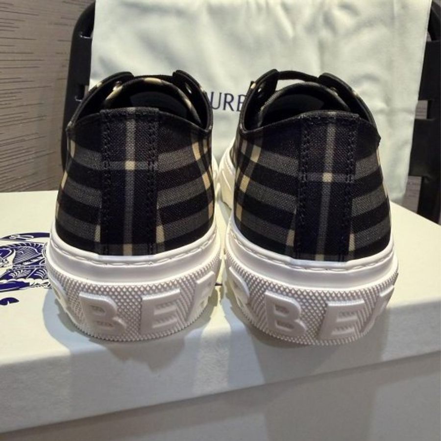 💎Han's house精品服飾💎 burberry 格紋 立體字 帆布鞋 義大利製 原價22900-5