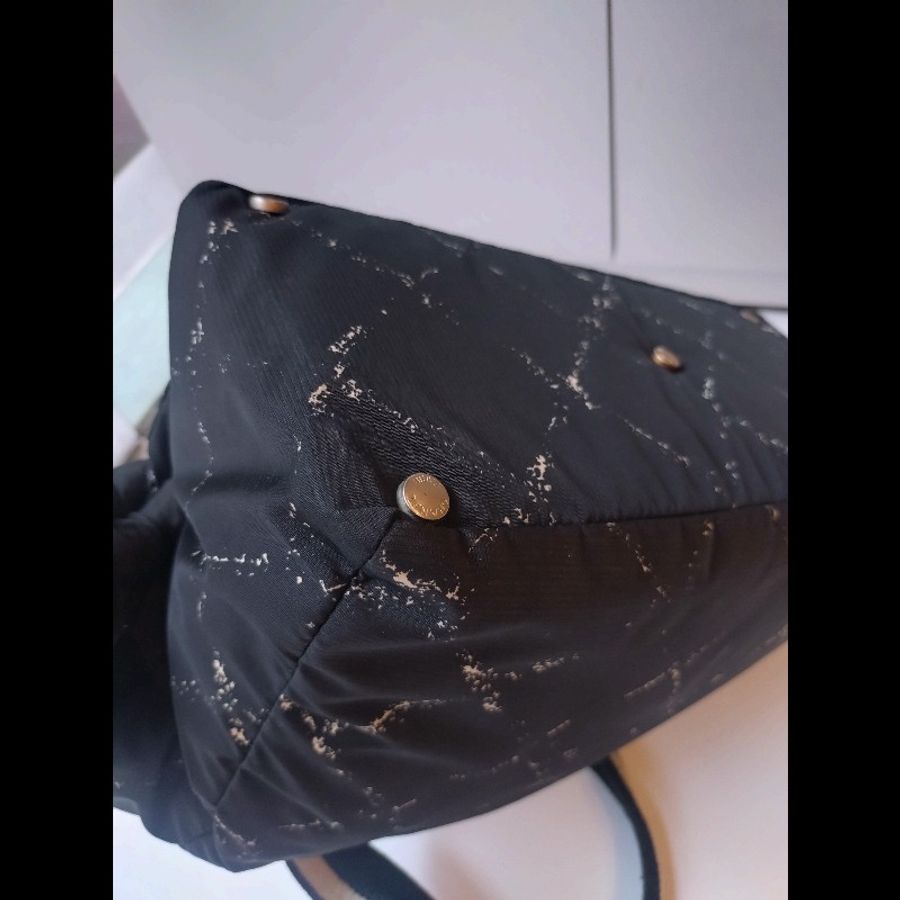 Chanel 黑布彗星系列菱格扇形托特包-6
